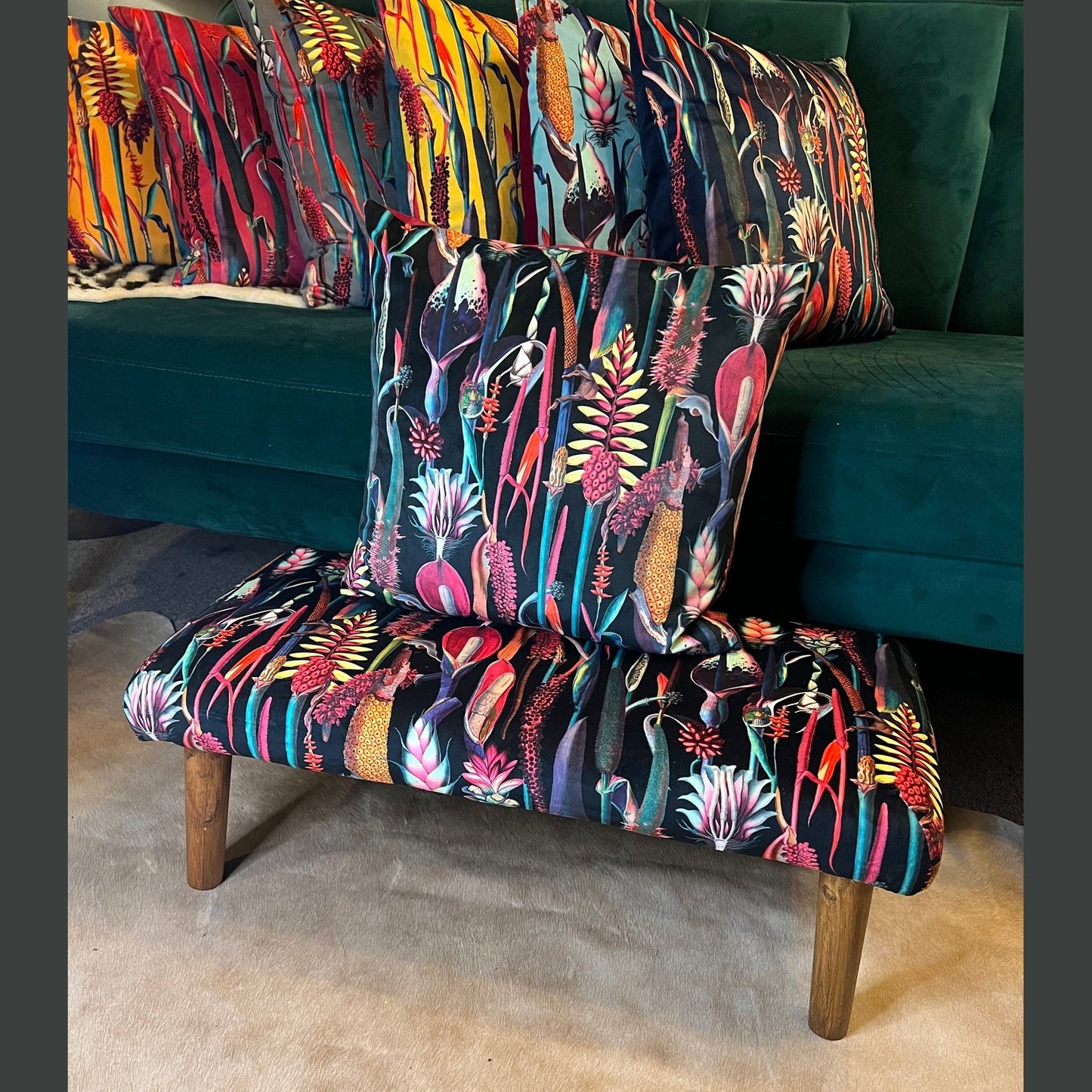 Botanical lily black velvet Footstool