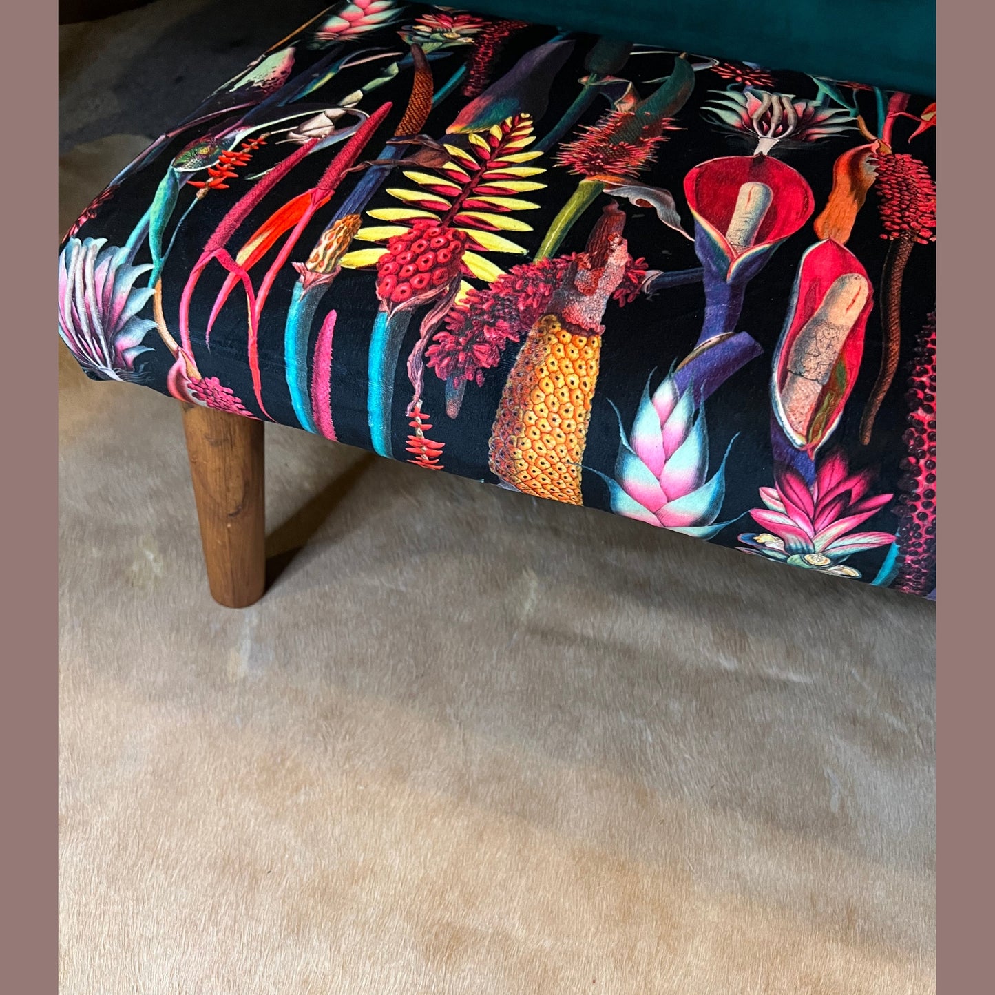 Botanical lily black velvet Footstool