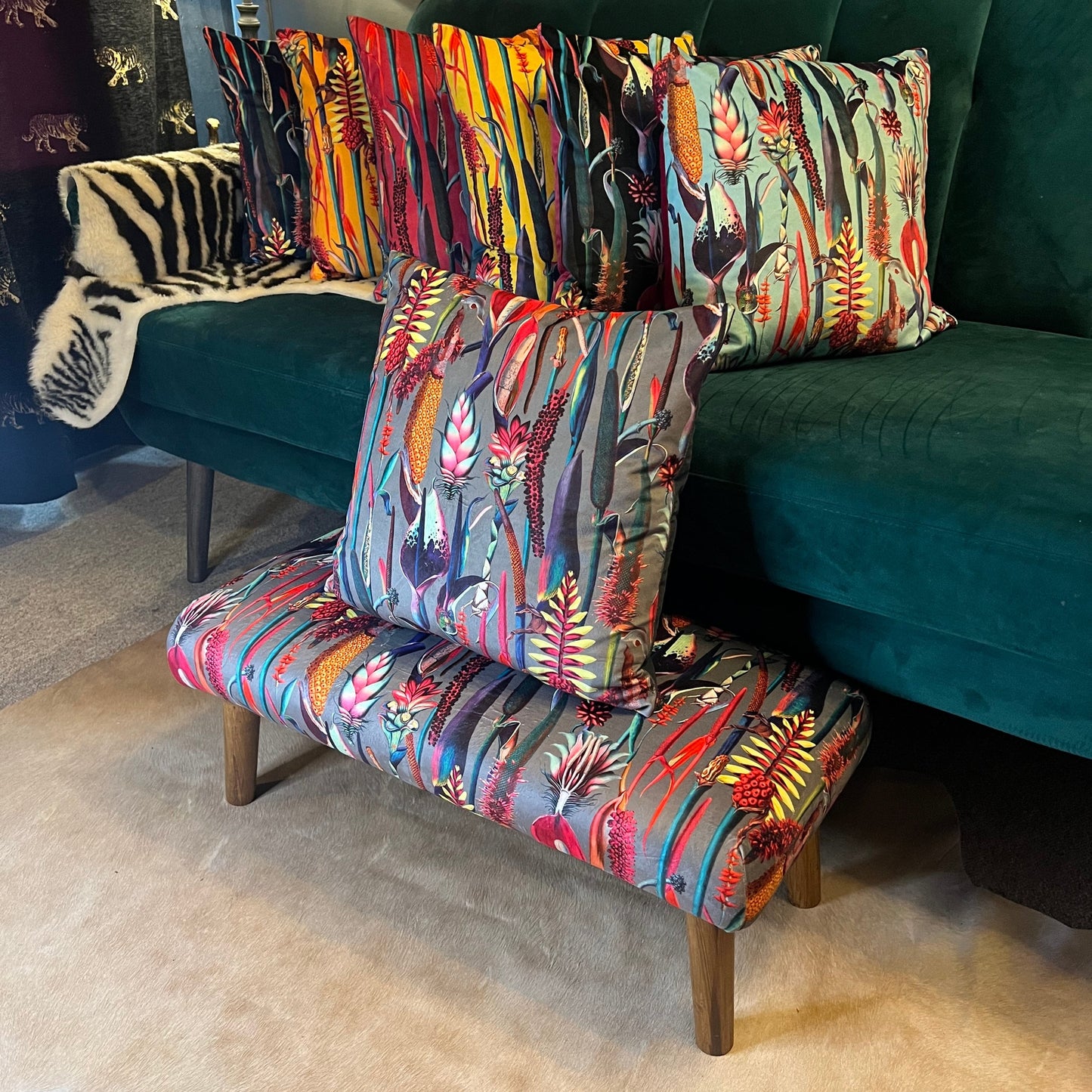 Botanical lily grey velvet Footstool