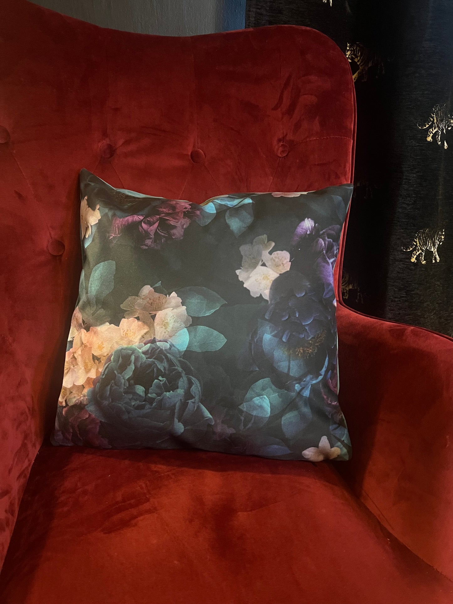 Gothic roses luxury velvet cushion