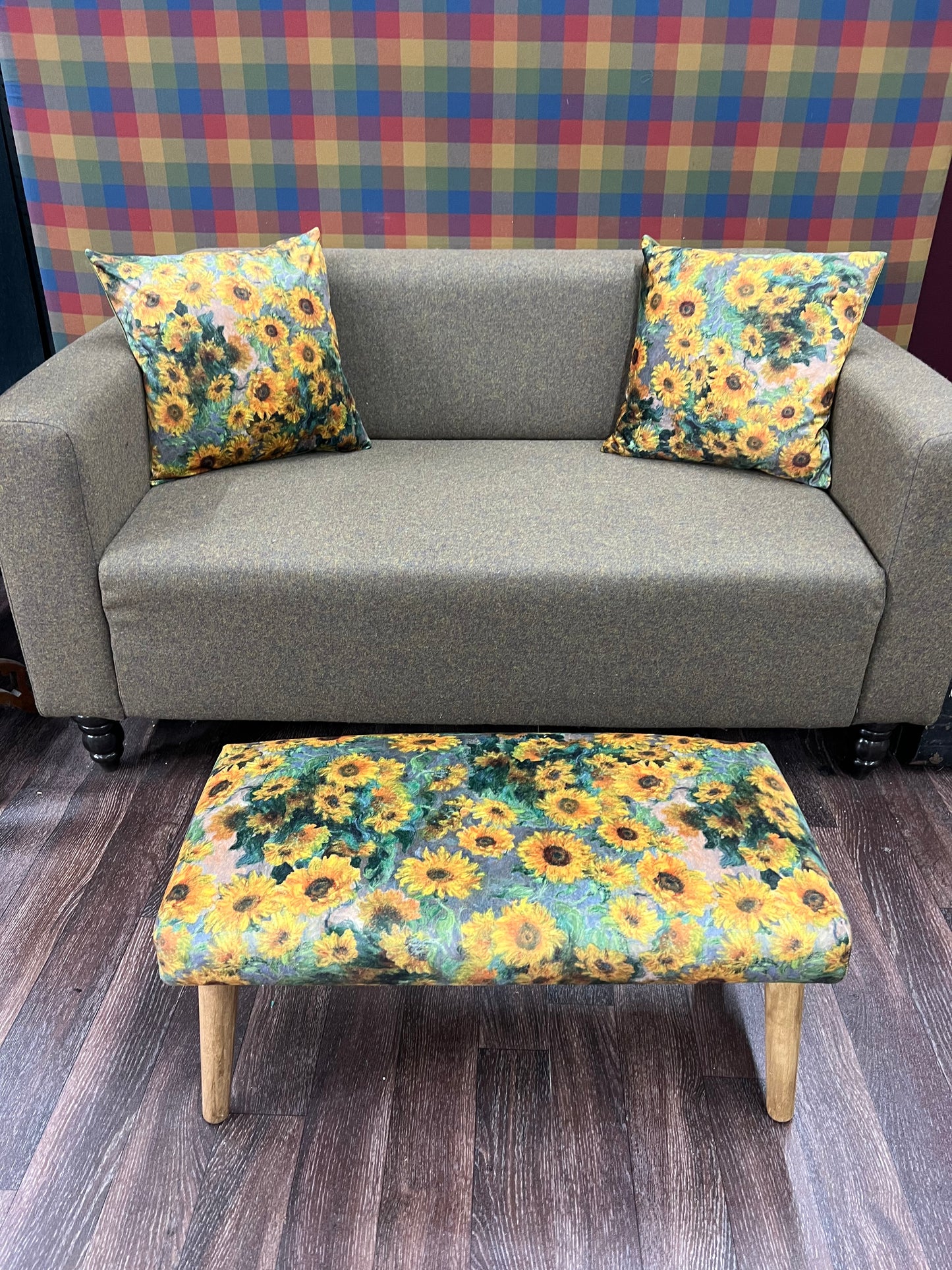 The sunflowers Footstool