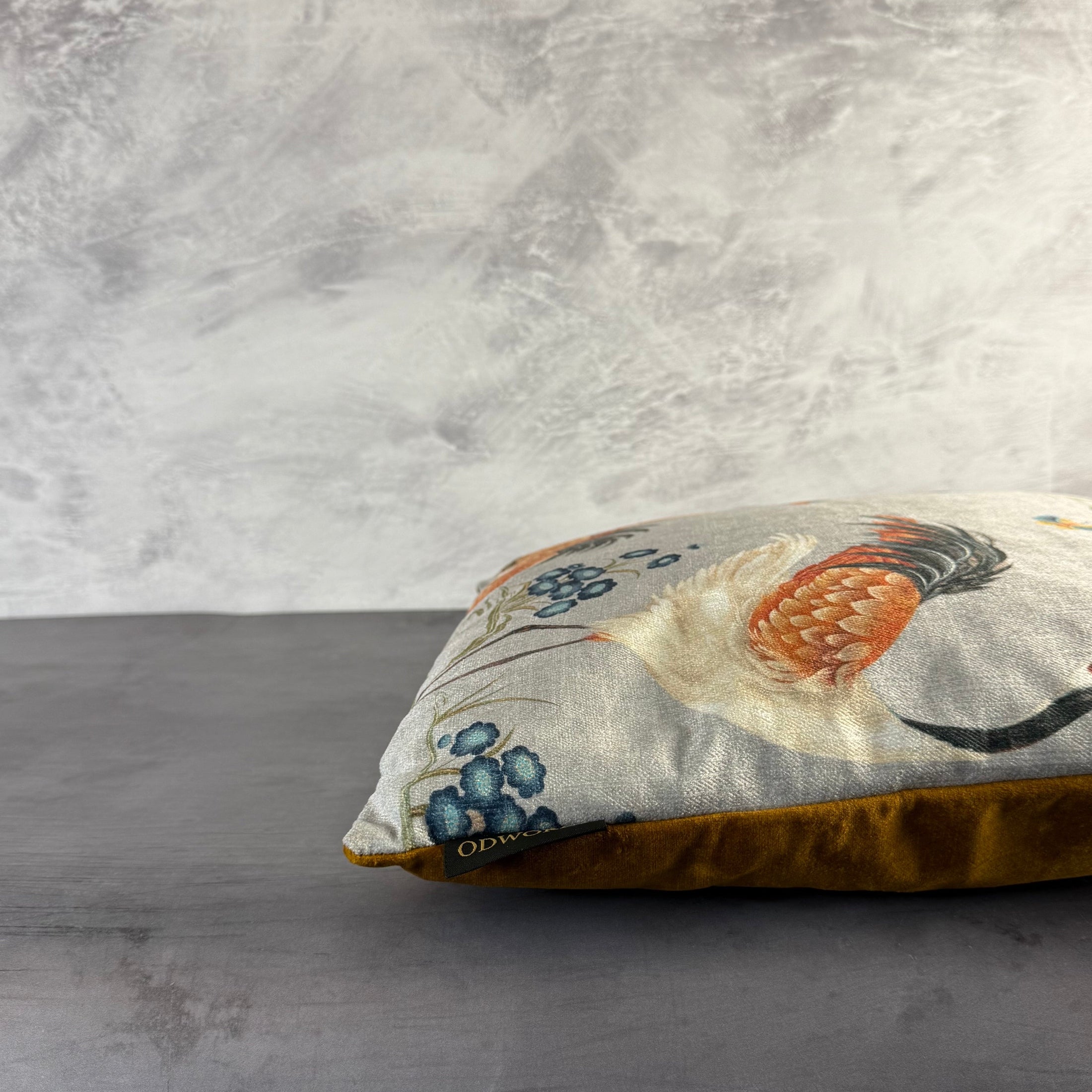 Mamoritai Crane | Cream & Gold Cotton | Cushion
