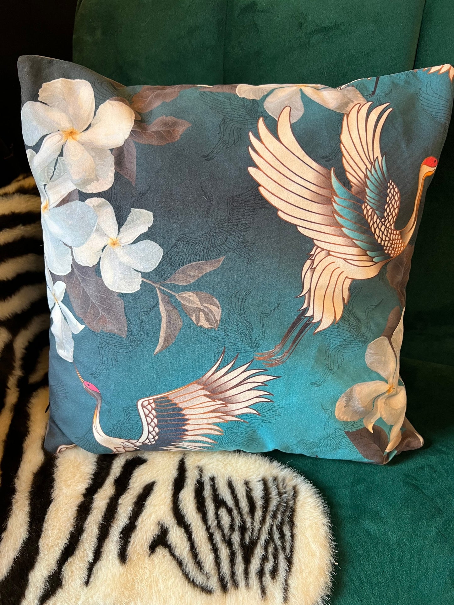 Japanese diving cranes luxury velvet cushion