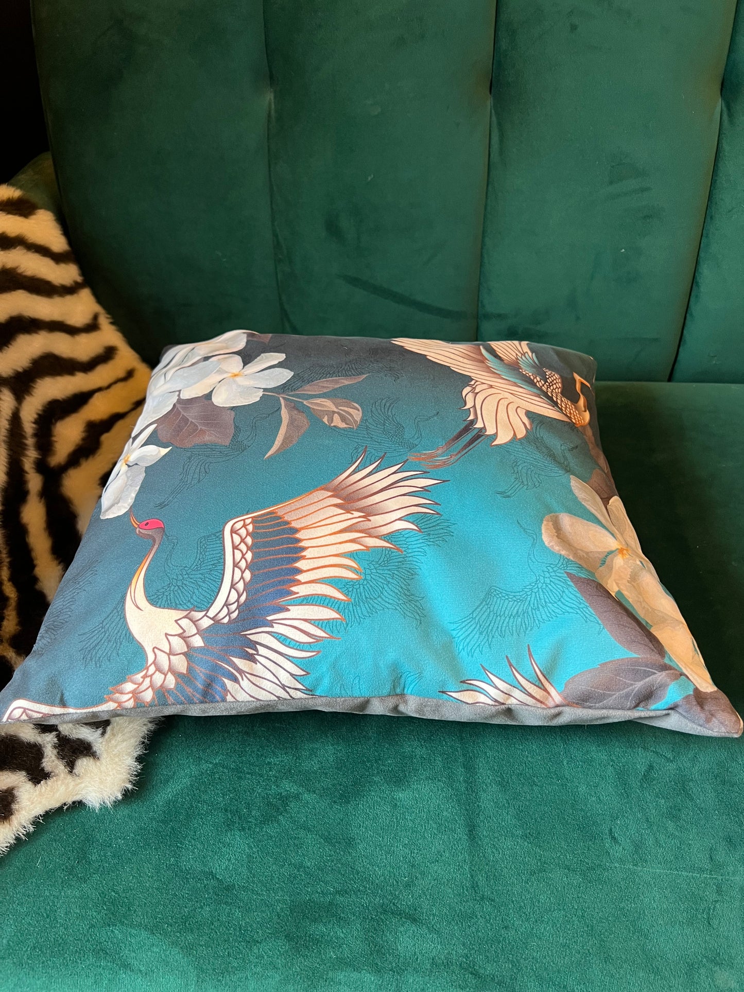 Japanese diving cranes luxury velvet cushion