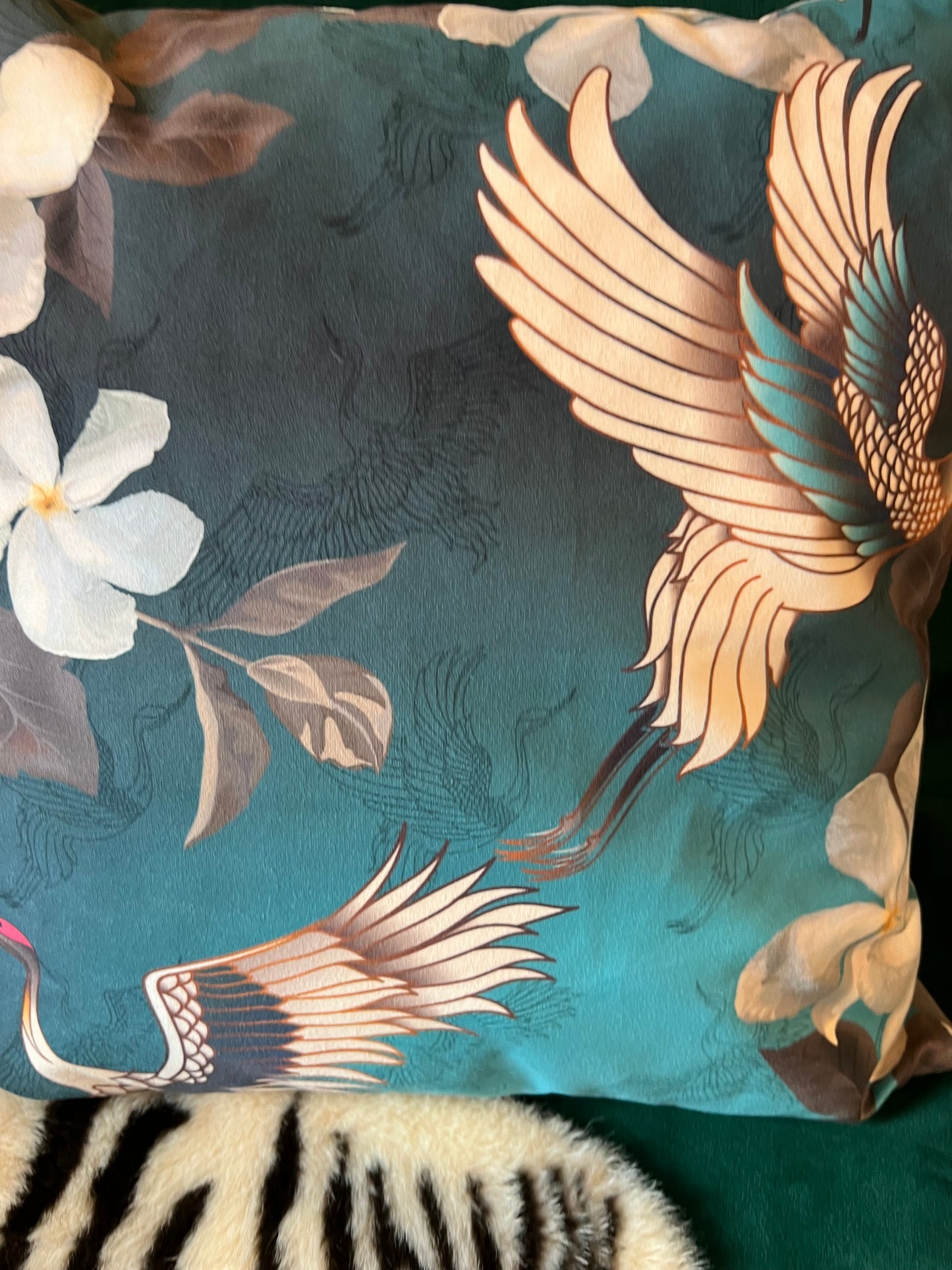 Japanese diving cranes luxury velvet cushion