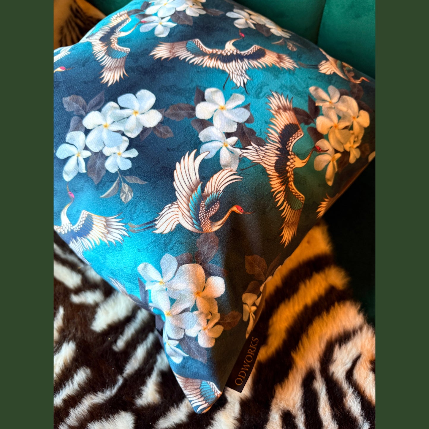 Baby Japanese diving cranes luxury velvet cushion